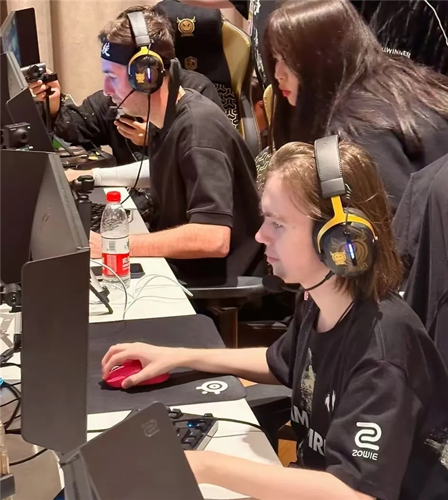 Spinx采访：我告诉ZywOo，GOAT就在这里