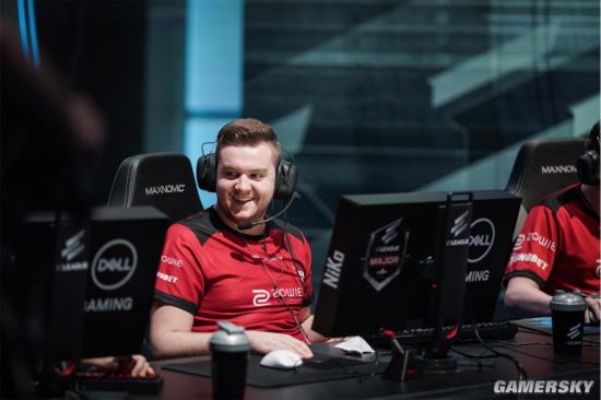 AdreN锐评：s1mple回归、NiKo加入Falcons和m0NESY建议